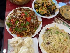 -陕北农家小吃风干羊肉剁荞面