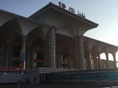 -伊宁站