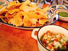 墨式玉米脆片配番茄粒粒沙拉-TEQO·Mexican food & Bar
