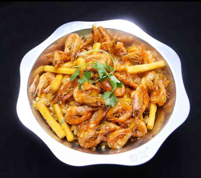 虾巢香辣虾-"[调皮]在这孤单角色里对白总是自言自语对.