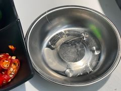 -洪氏嗨捞·广东猪肚鸡·椰子鸡火锅(西咸万象城店)