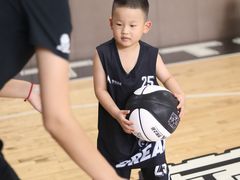 -梦想之巅·青少年篮球·羽毛球·培训中心(西站店)