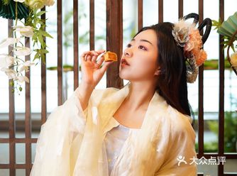 中秋快乐|吃月饼吗?嫦娥下凡的那种