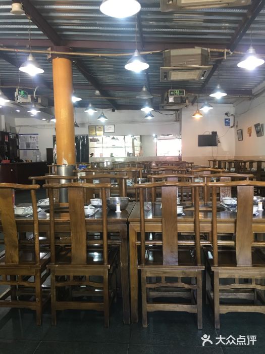 龙顺园麻辣香锅(机场店)大堂图片