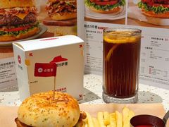 -必胜客(WOW中心城店)