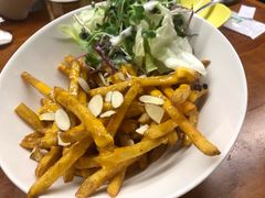 -BHC炸鸡(明洞总店)