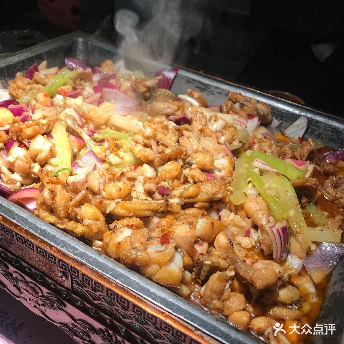 蛙小侠(大融城店)-蒜香牛蛙煲-菜-蒜香牛蛙煲图片-青岛美食-大众点评