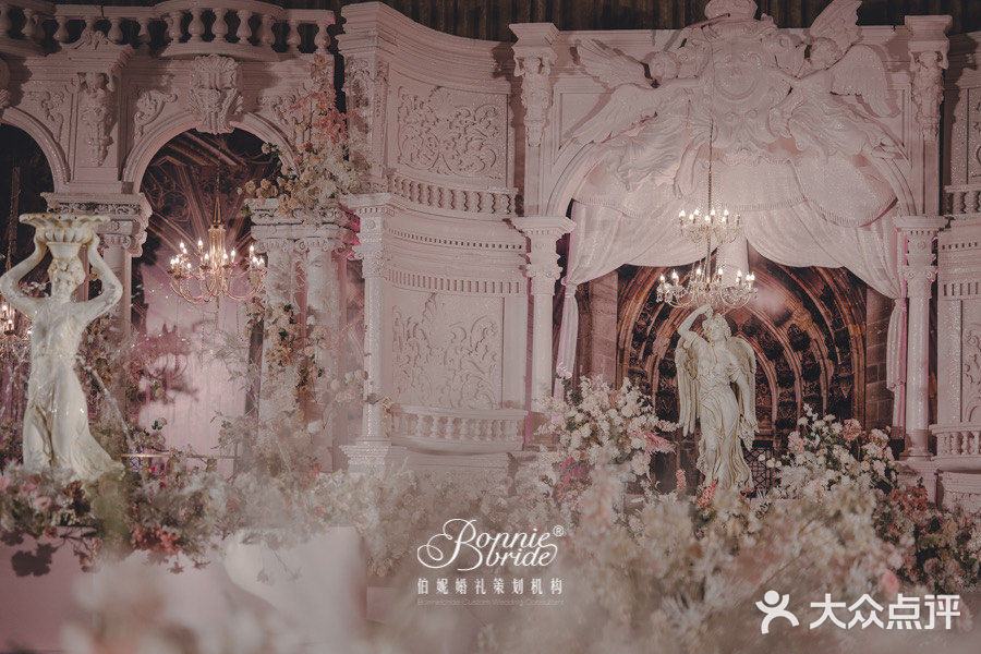 春季必选🌸樱花浪漫的欧式古堡，粉色纯洁梦幻婚礼