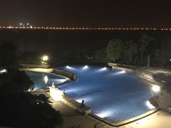 -上海滴水湖皇冠假日酒店