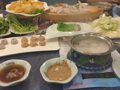 -名都晓荷塘主题火锅(海城街店)