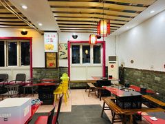 -烧哥美蛙肥肠鱼火锅·十五年社区店