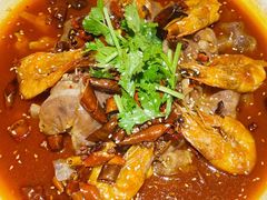 沸腾海鲜肥牛-六福烧烤酒馆(秦隆步行街店)