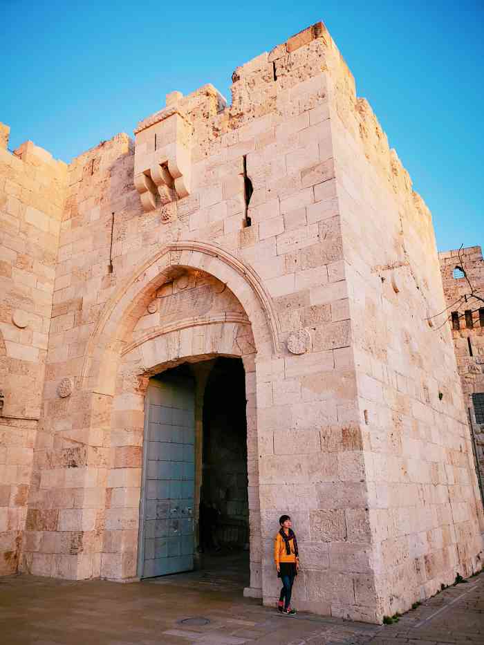 大马士革门-"大马士革门顾名思义,古时候顺着这个门外的.