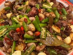 -超越海鲜屋(飞龙物业店)