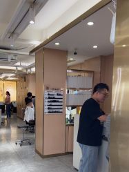 -一東造型烫发染发