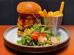 蒙大拿风味烧烤牛肉汉堡-bluefrog蓝蛙(悠唐购物中心店)