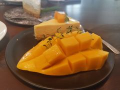 -Chom Cafe and Restaurant