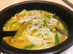 -蒙自源米线大王(东站店)