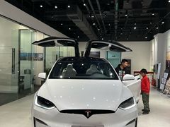 -TESLA 特斯拉(北京颐堤港体验店)