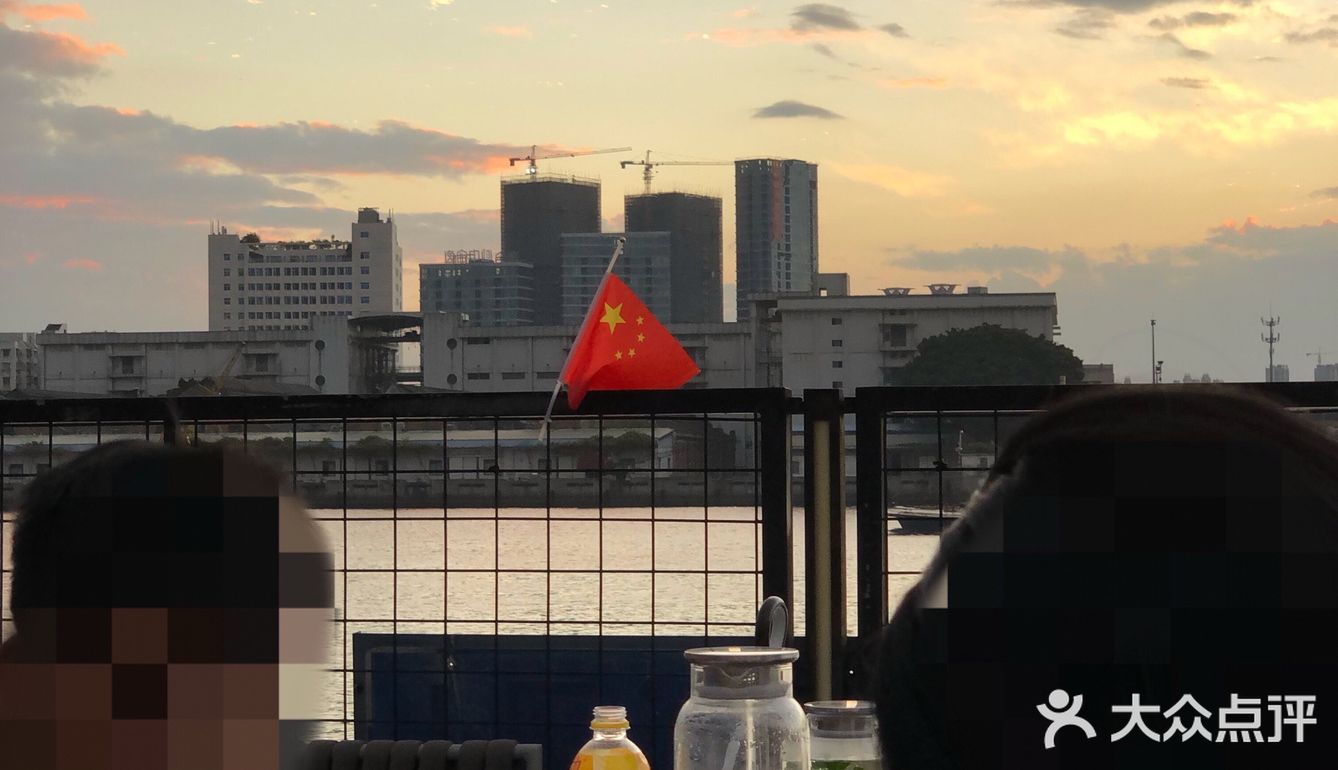 🤭集合所有吐槽点于一身的网红餐厅