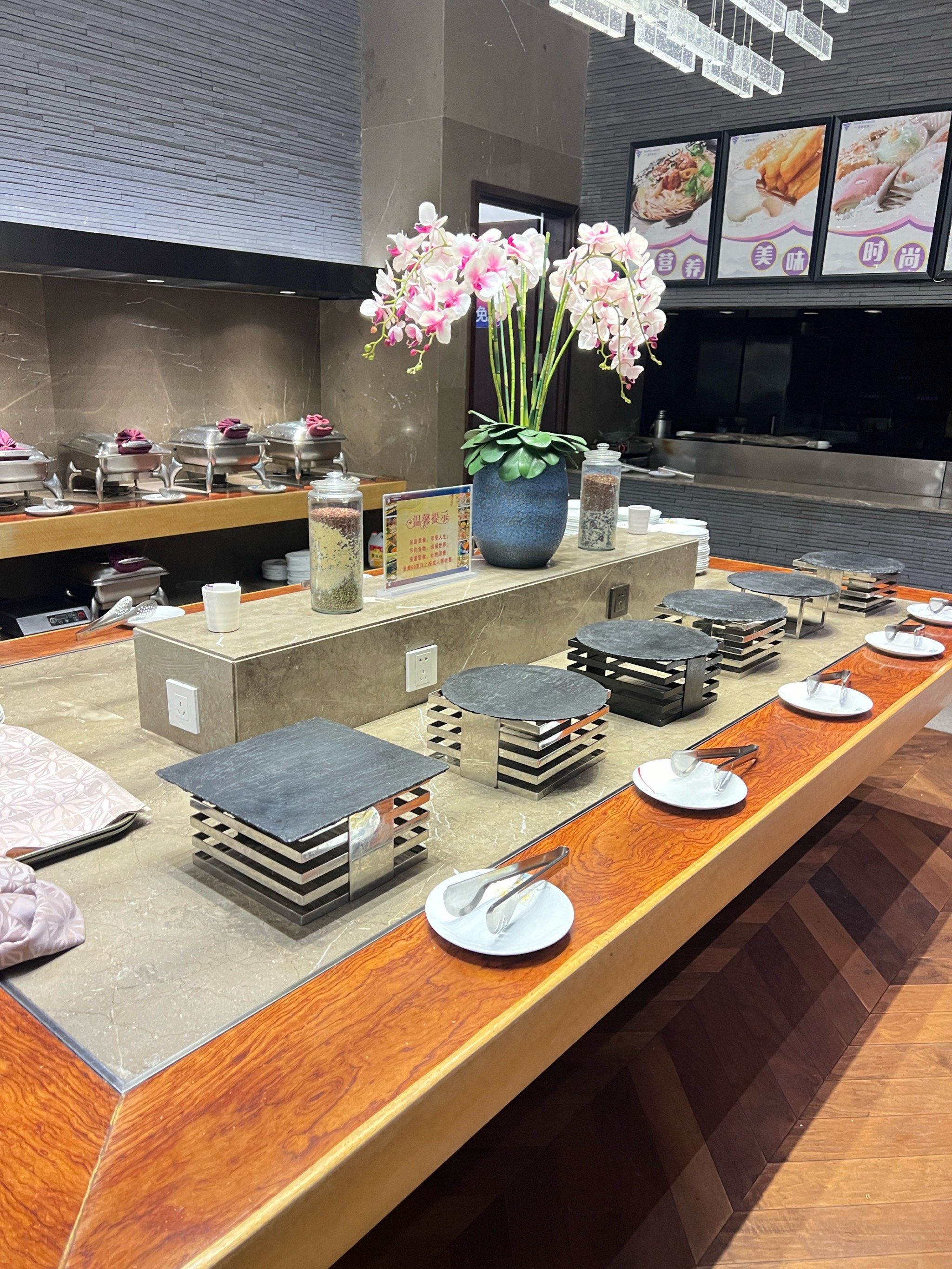 蓝鲸悦海酒店餐厅