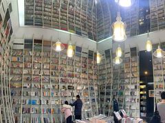 -钟书阁(松江泰晤士小镇店)