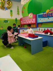 -莫莉幻想儿童乐园(深圳南山欢乐颂店)
