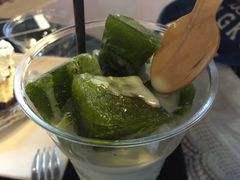 -莓园冰淇淋店