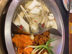 -沸炉重庆老火锅(军事博物馆店)