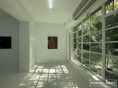 -胶囊画廊