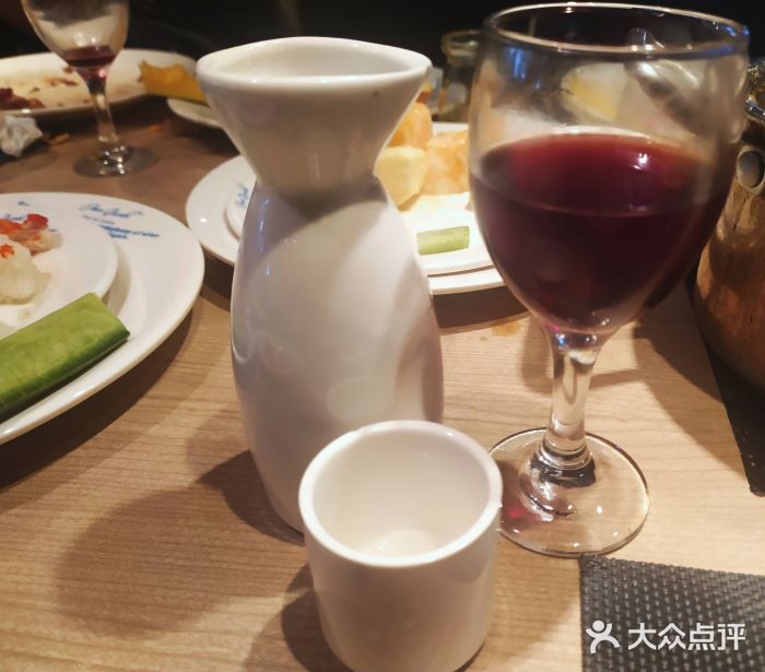 星倫多海鮮自助餐廳(莘莊龍之夢購物中心店)紅酒圖片