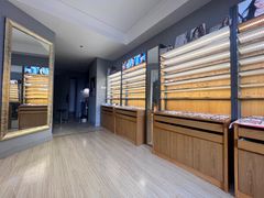 -优医视平价眼镜蔡司依视路折扣工厂店(德胜门店)