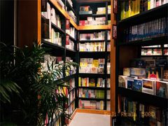 -西西弗书店&矢量咖啡(凯德晶萃广场店)