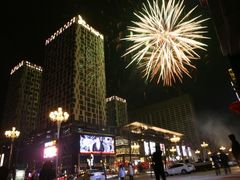 节日焰火-万隆广场(昆仑大街店)