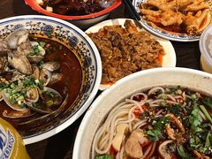 -爆炸头阿姨小四川正宗川味小吃(无任何分店)
