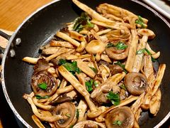 橄榄油煎三种菇-庆春朴门(前滩太古里店)