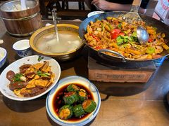 -富正毅三下锅·湘西韵味(天门山索道店)