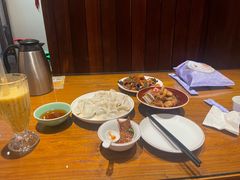 -泉畔人家·老济南经典鲁菜(大明湖店)