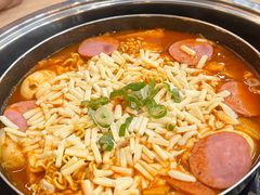 -三清洞摩西韩式年糕火锅(威高广场店)