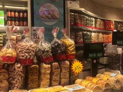 面包甜点陈列柜-泰康食品(南京东路店)
