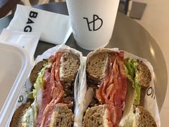 拿铁-HOLY BAGEL(苏河店)