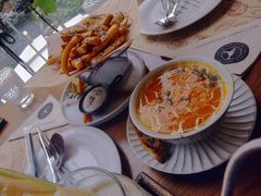 -Mark&Mars Restaurant