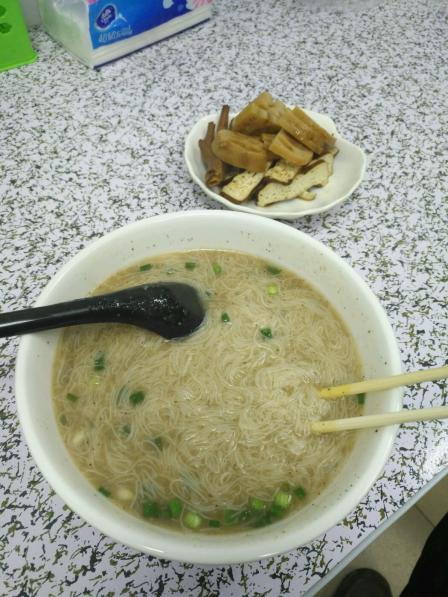 查看全部 2016年8月20日 打分 推荐给天门的热爱黄潭米粉糊汤粉的各位