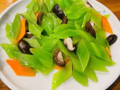 清炒青笋-新興传承烤鸭