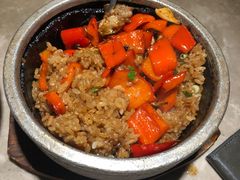 当红小炒肉石锅饭-新白鹿餐厅(金鹰新街口店)