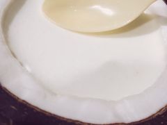 -志龙皇冠吃货椰子铺