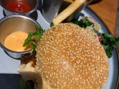 芝士火山熔岩牛肉汉堡-bluefrog蓝蛙(皇庭广场店)