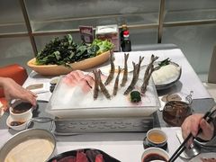 -红鼎豆捞·专注品质海鲜20年(宝丰路店)