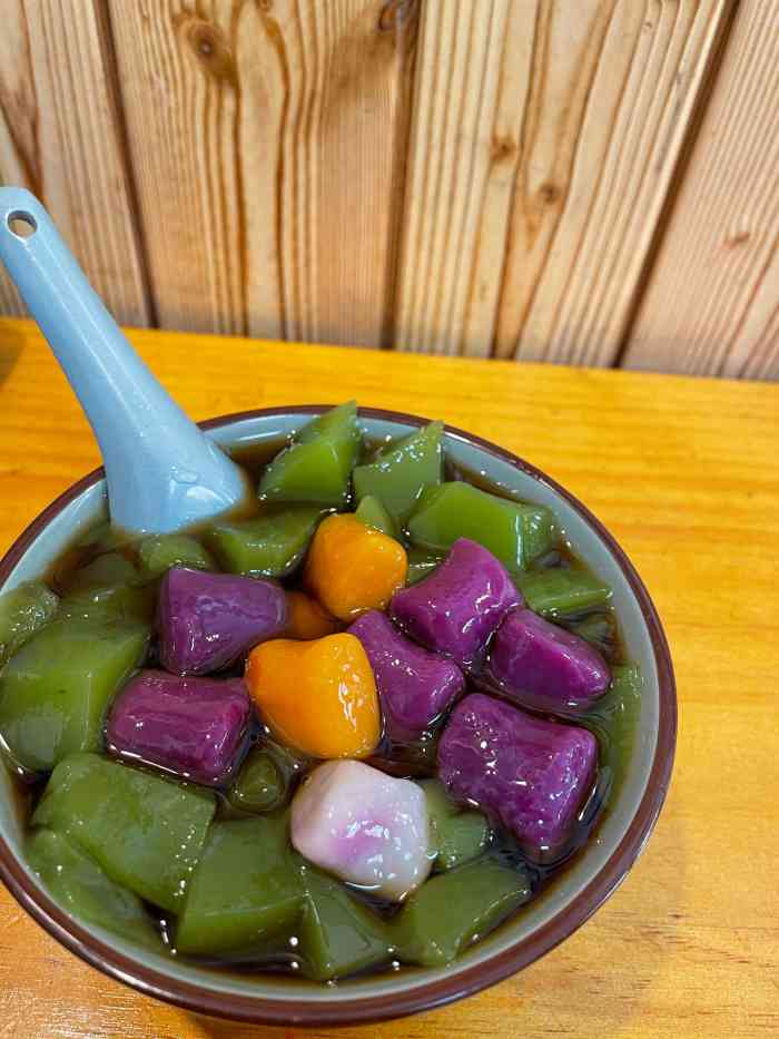 六靖凉粉(金城店)-"凉粉好像有点龟苓膏的味道,但又没有苦味,.