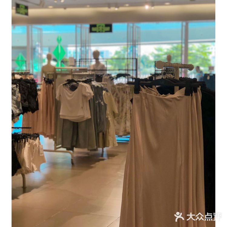 珠海购物↗这家衣服裤子30元起值得买吗？